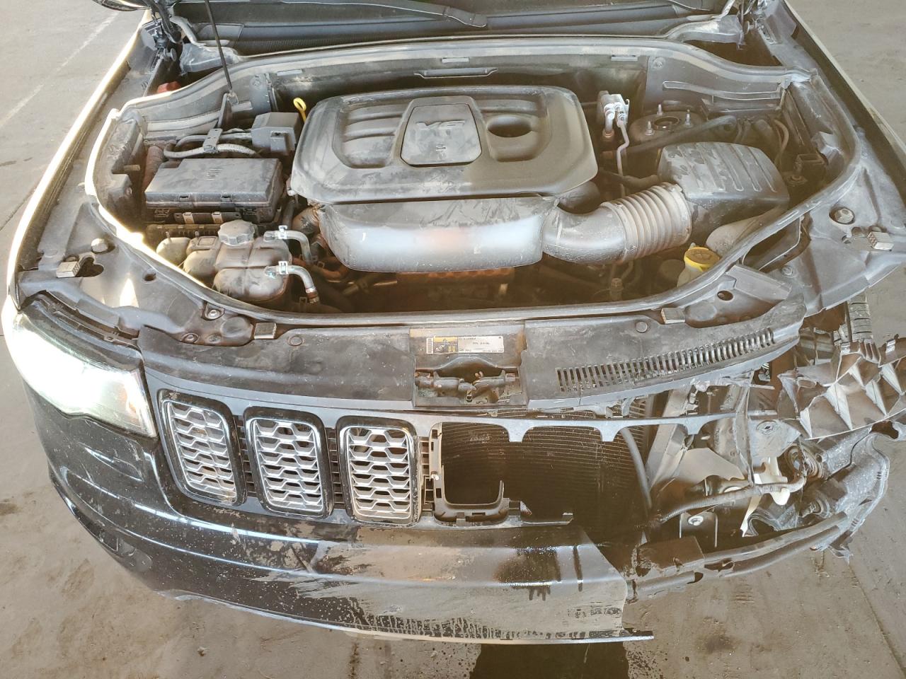 2021 Jeep Grand Cherokee VIN 1C4RJFAG0MC591695 Copart auction photo, front end / side damage thumbnail 13