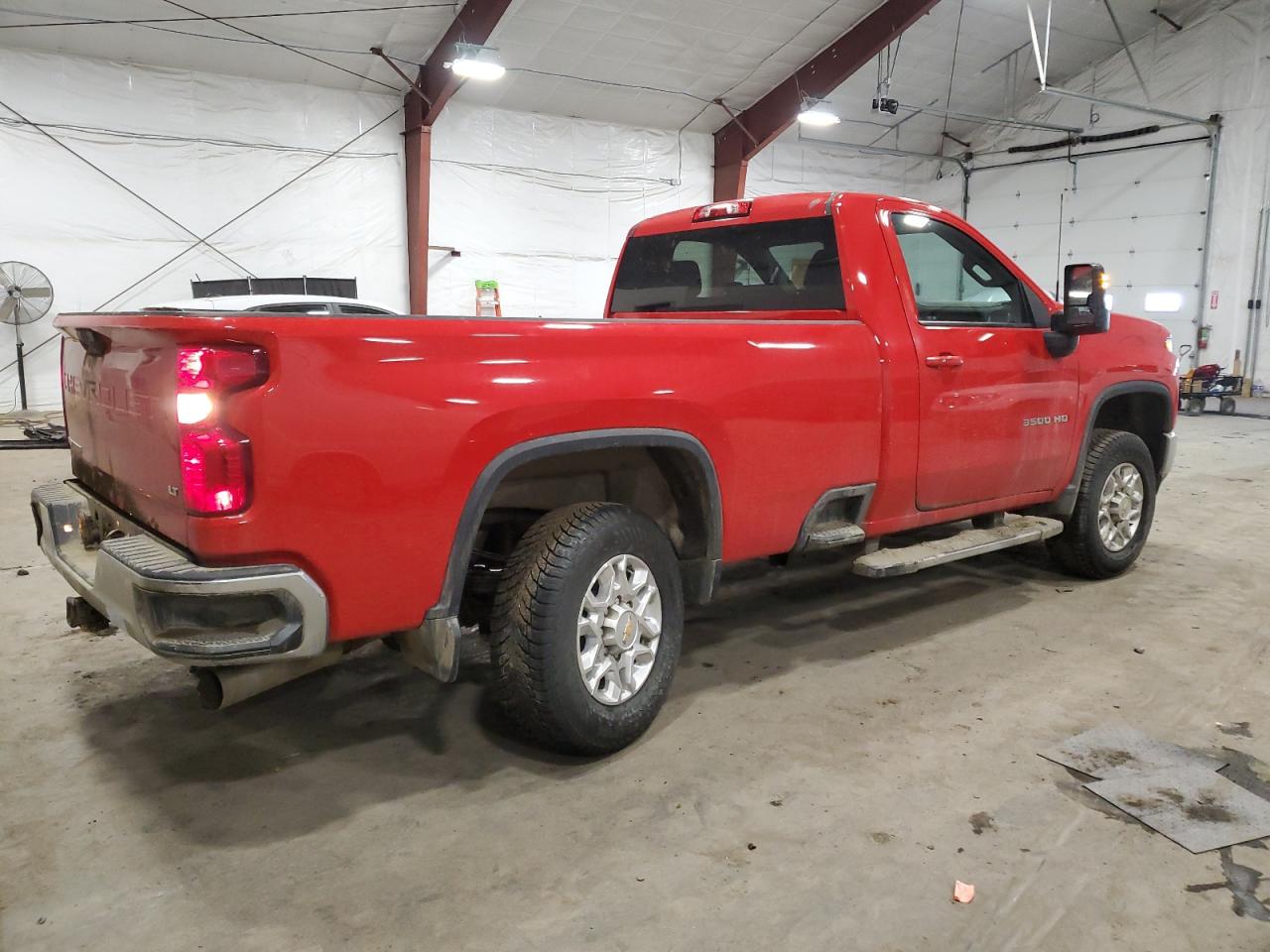 2022 Chevrolet Silverado VIN 1GC3YTEYXNF115957 Copart auction photo, rear end / undercarriage damage thumbnail 3