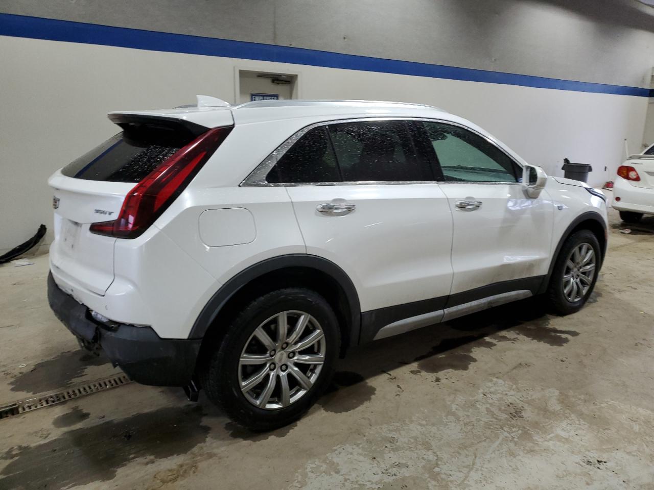 2020 Cadillac XT4 VIN 1GYFZDR41LF035719 Copart auction photo, rear end / side damage thumbnail 3