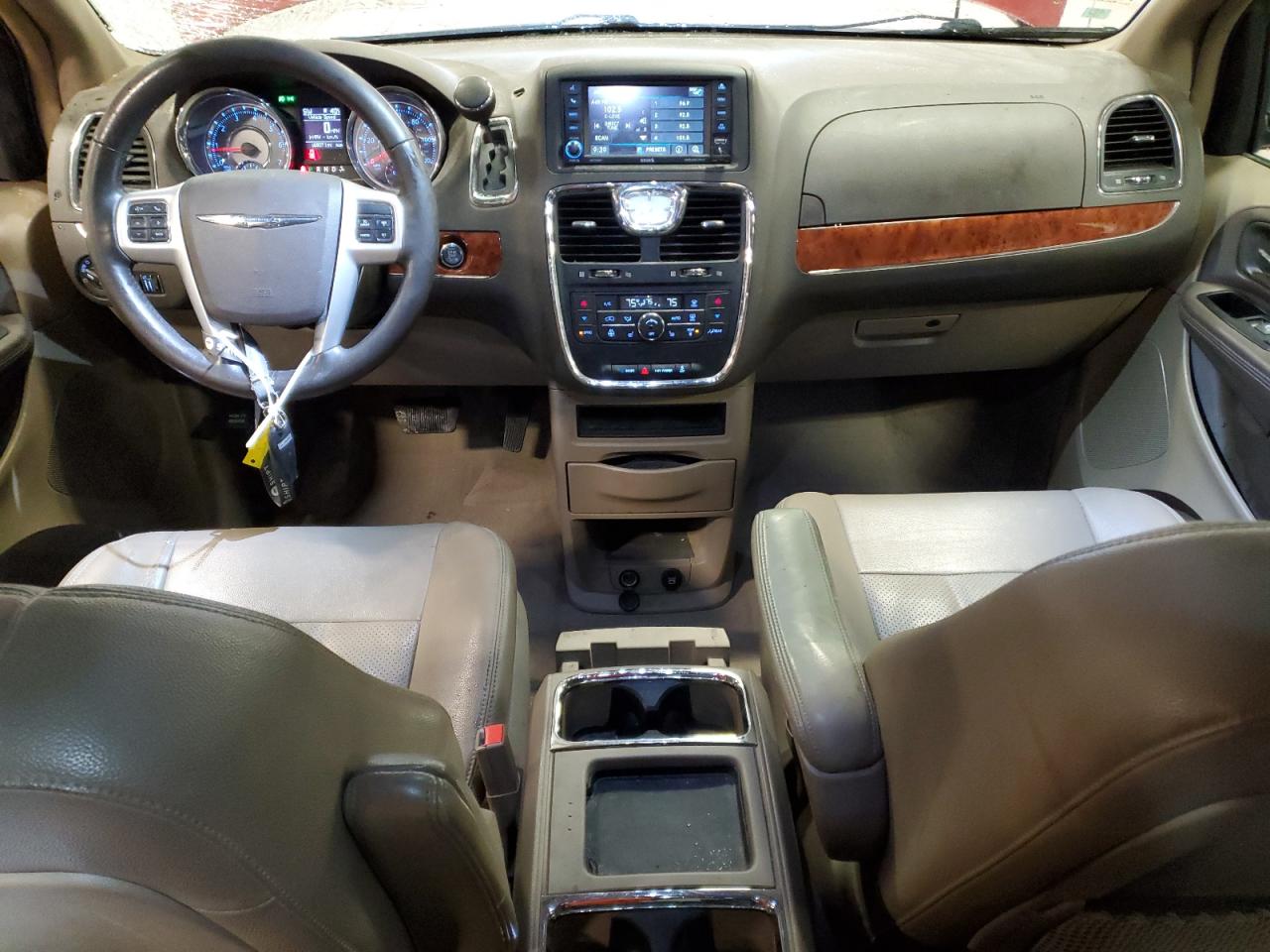 2015 Chrysler Town & Country VIN 2C4RC1CG6FR574081 Copart auction photo, side / front end damage thumbnail 8