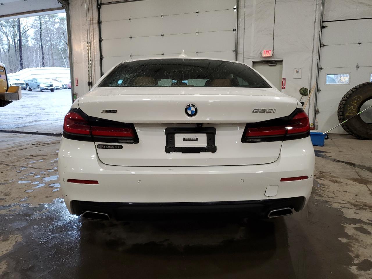 2021 BMW 5er VIN WBA13BJ02MWX13505 Copart auction photo, front end / side damage thumbnail 6