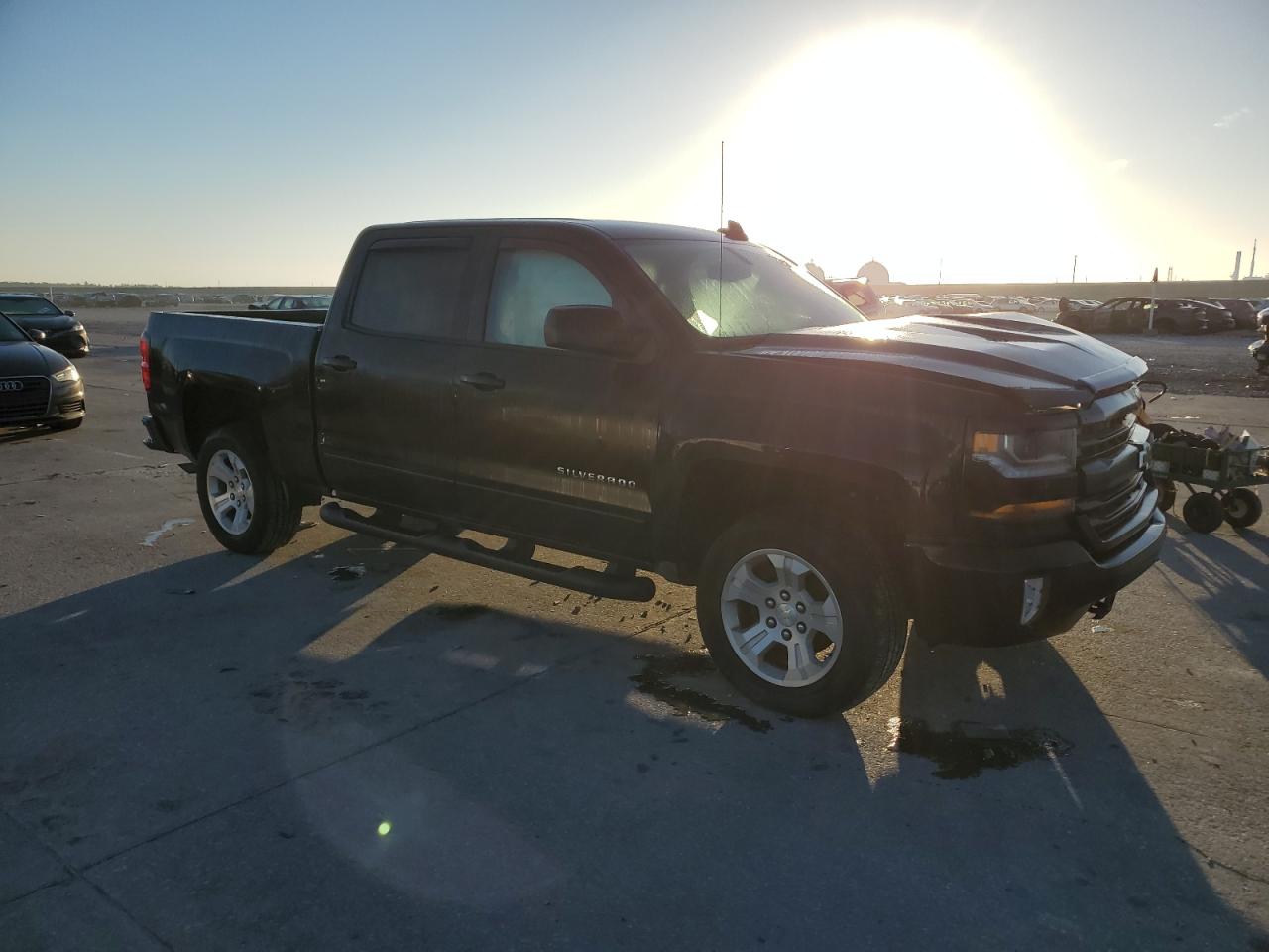 2016 Chevrolet Silverado VIN 3GCUKREC5GG257891 Copart auction photo, front end damage thumbnail 4
