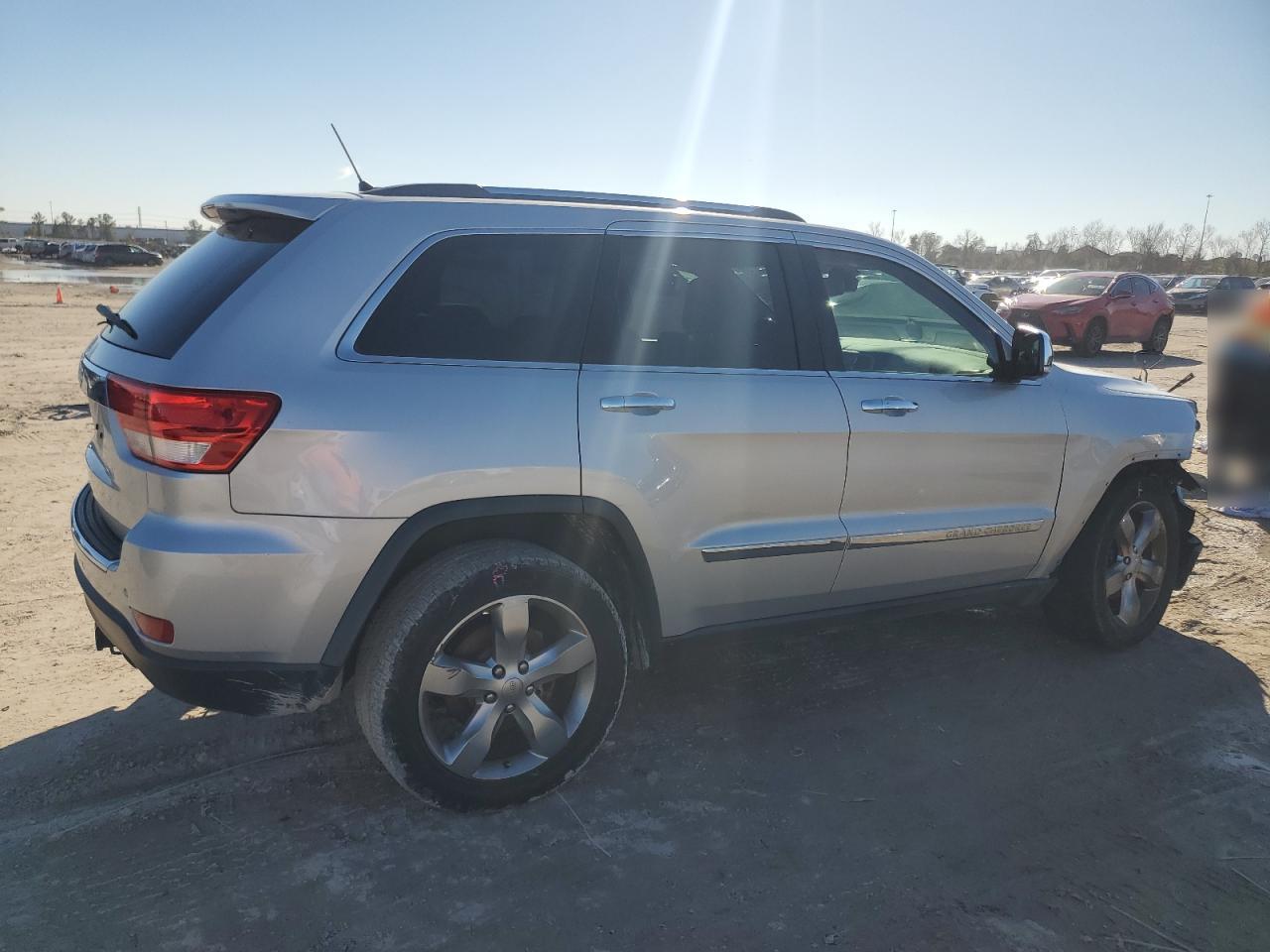 2013 Jeep Grand Cherokee VIN 1C4RJECG4DC644809 Copart auction photo, front end / minor dent/scratches damage thumbnail 3