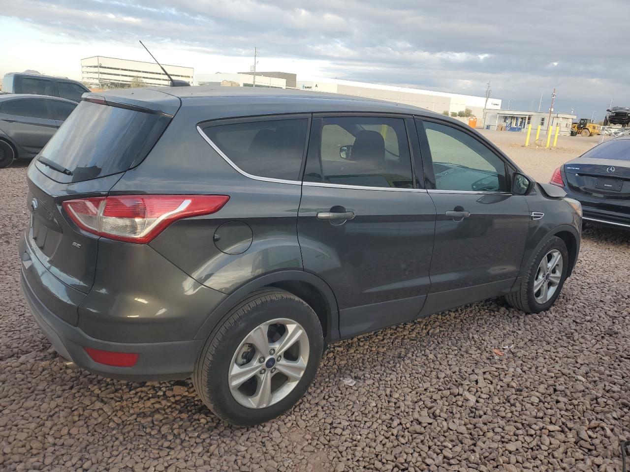 2016 Ford Escape VIN 1FMCU0G77GUB15780 Copart auction photo, front end damage thumbnail 3