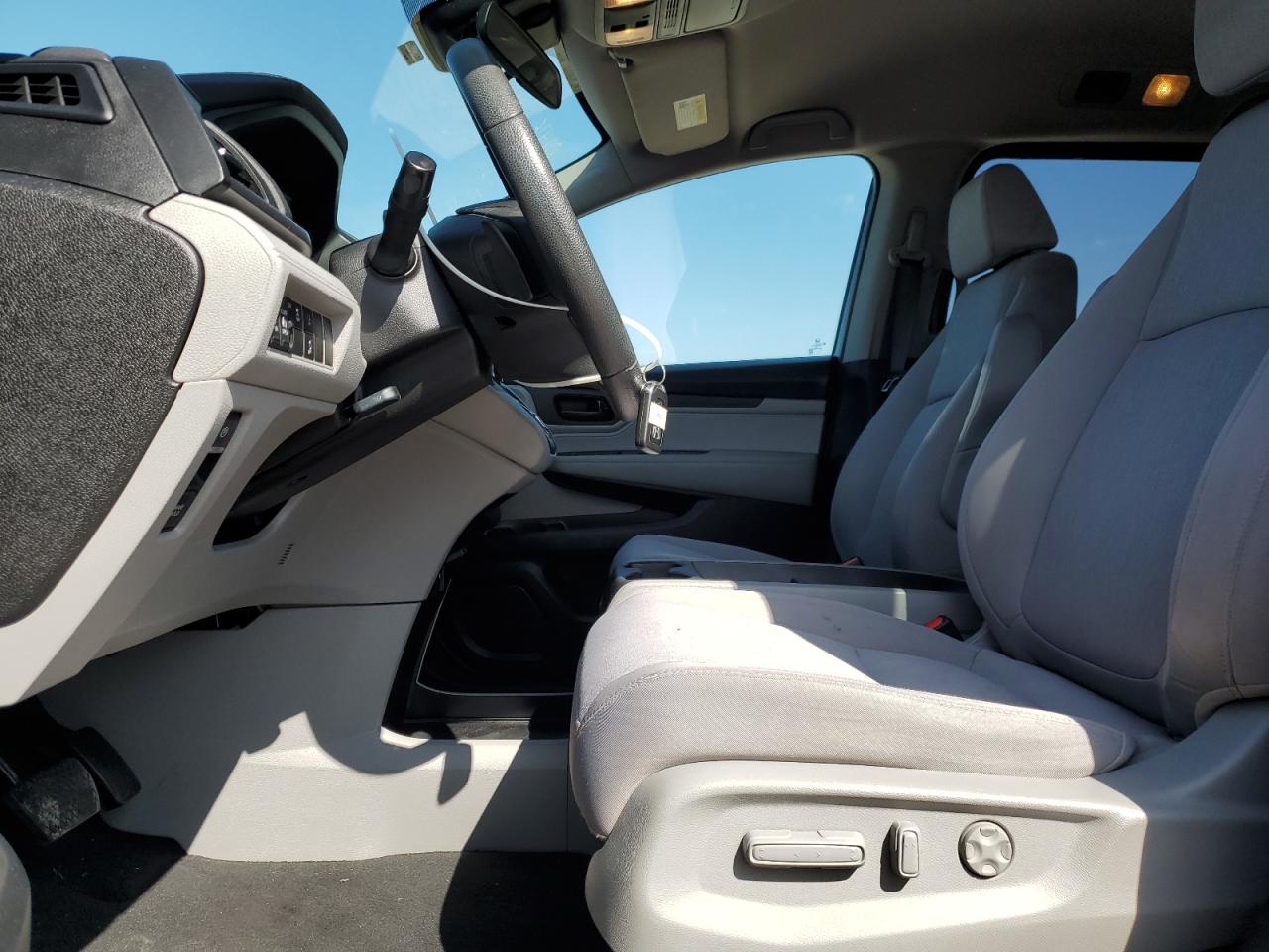 2019 Honda Odyssey VIN 5FNRL6H59KB001699 Copart auction photo, rear end / minor dent/scratches damage thumbnail 7