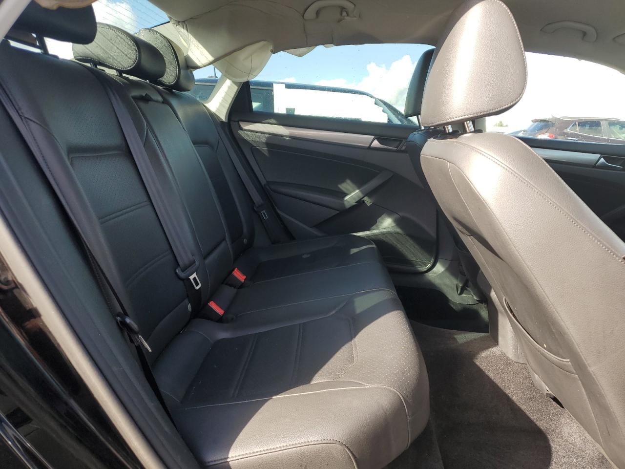 2014 Volkswagen Passat VIN 1VWAT7A33EC073444 Copart auction photo, front end / side damage thumbnail 11