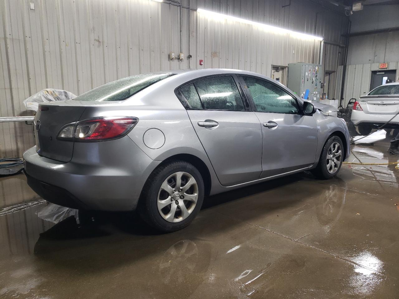 2011 Mazda 3 VIN JM1BL1UF7B1494259 Copart auction photo, front end damage thumbnail 3