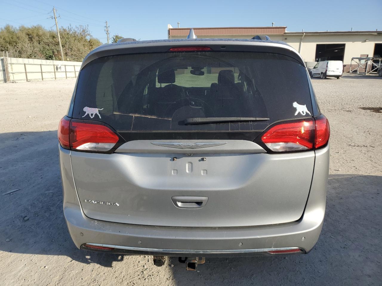 2017 Chrysler Pacifica VIN 2C4RC1EGXHR616381 Copart auction photo, front end / minor dent/scratches damage thumbnail 6