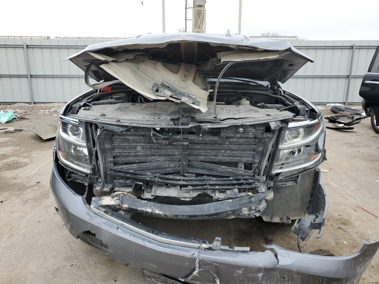2020 Chevrolet Suburban VIN 1GNSKJKC8LR229551 Copart auction photo, front end damage thumbnail 5