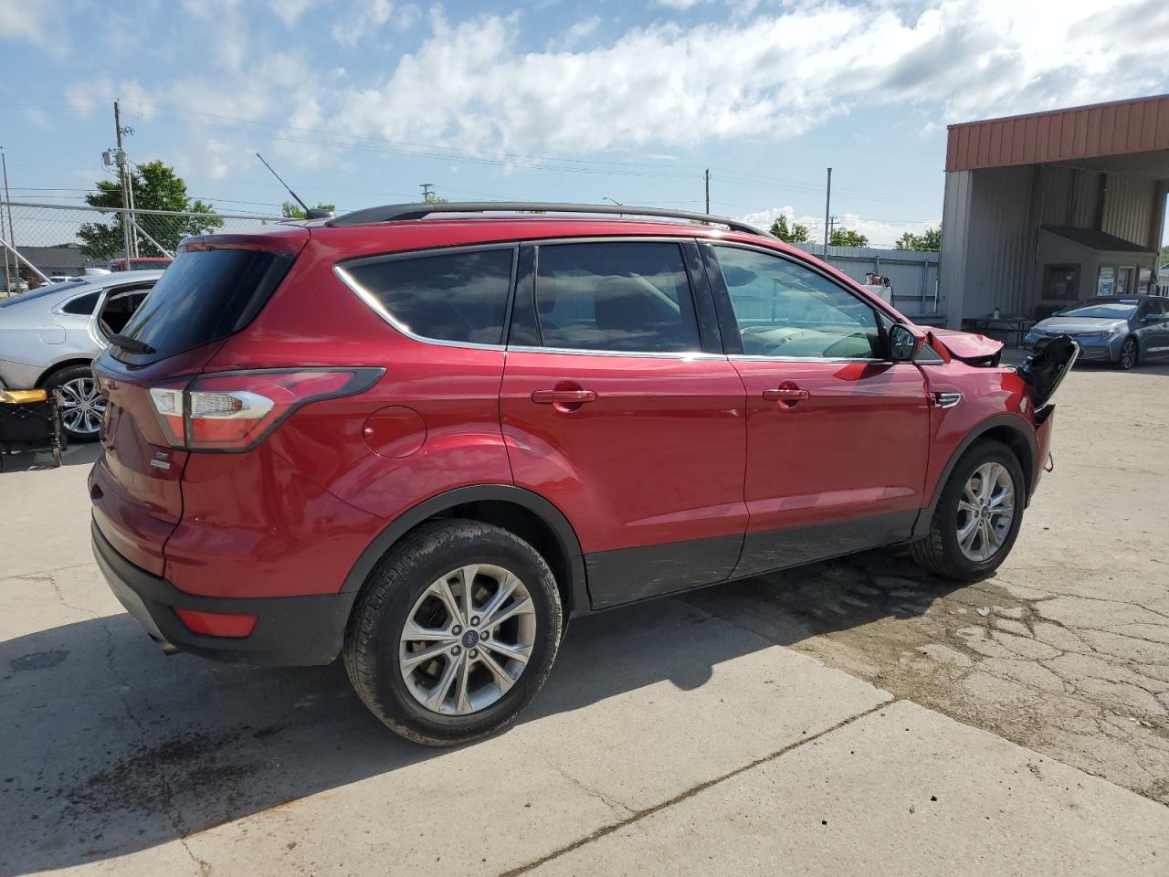 2017 Ford Escape VIN 1FMCU0GD6HUB41889 Copart auction photo, front end damage thumbnail 3