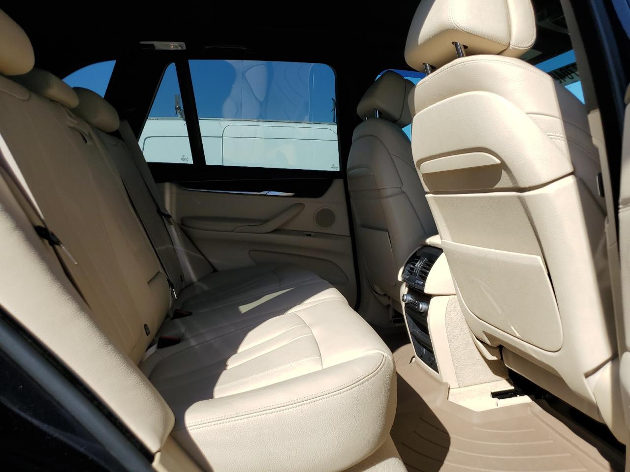 2015 BMW X5 VIN 5UXKR0C57F0K59419 Copart auction photo, normal wear damage thumbnail 11