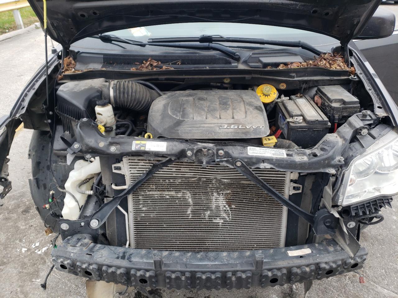 2018 Dodge Caravan VIN 2C4RDGCG4JR266822 Copart auction photo, front end / minor dent/scratches damage thumbnail 12