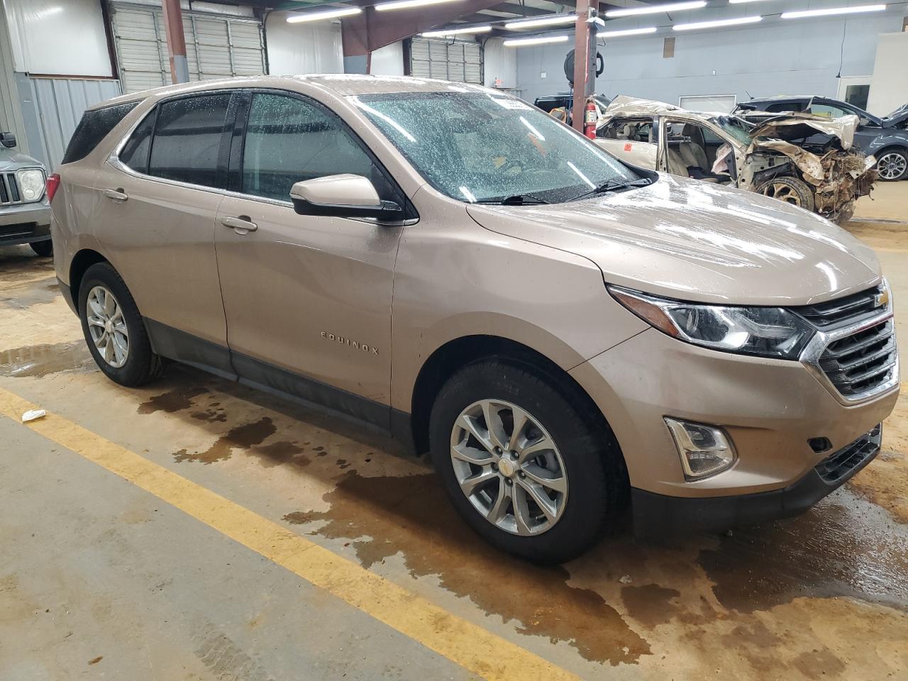 2019 Chevrolet Equinox VIN 2GNAXJEVXK6240426 Copart auction photo, mechanical / minor dent/scratches damage thumbnail 4