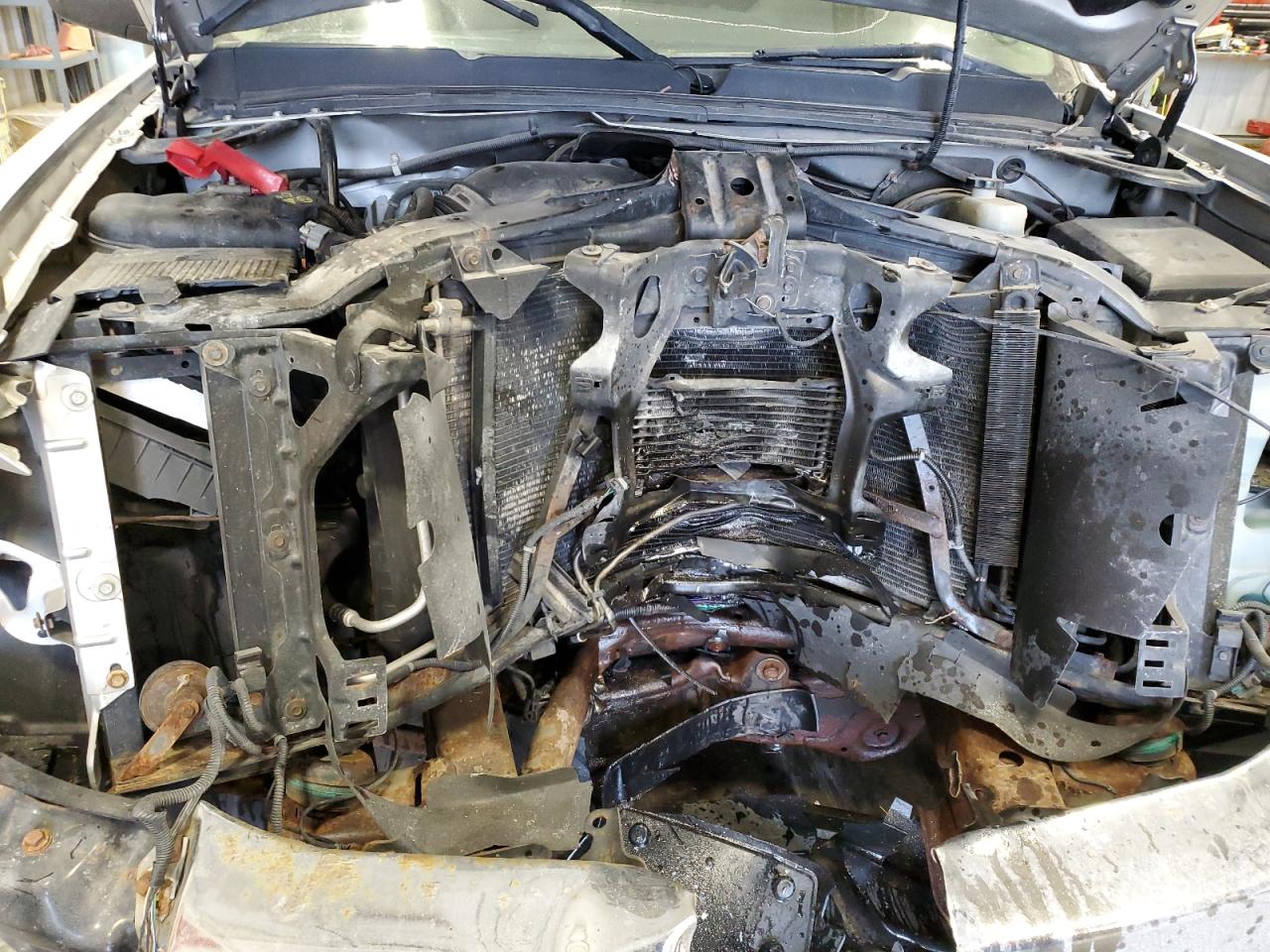 2011 Chevrolet Silverado VIN 3GCPKSE38BG392425 Copart auction photo, front end damage thumbnail 13
