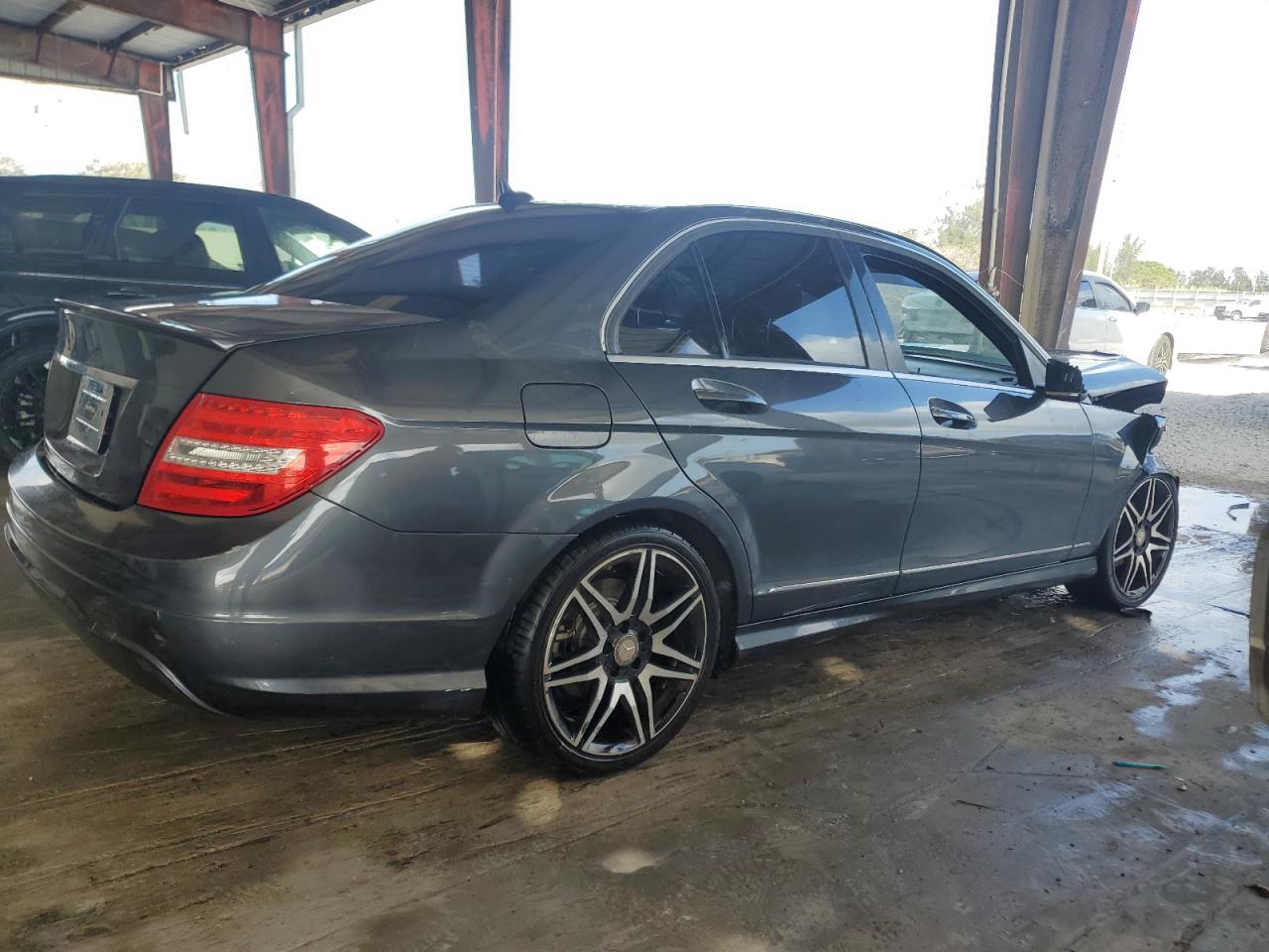 2014 Mercedes-Benz C-klasse VIN WDDGF4HB8EA929144 Copart auction photo, front end damage thumbnail 3