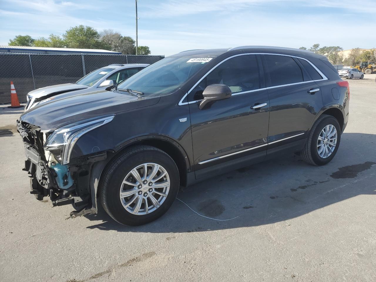 2017 Cadillac XT5 VIN 1GYKNARSXHZ122421