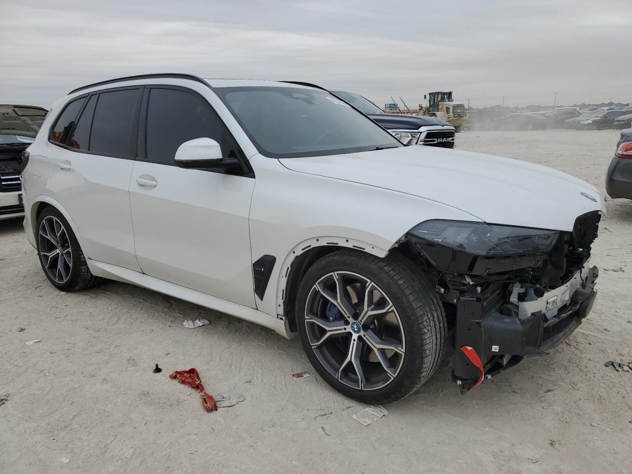 2024 BMW X5 VIN 5UX43EU08R9S61979 Copart auction photo, front end / minor dent/scratches damage thumbnail 4