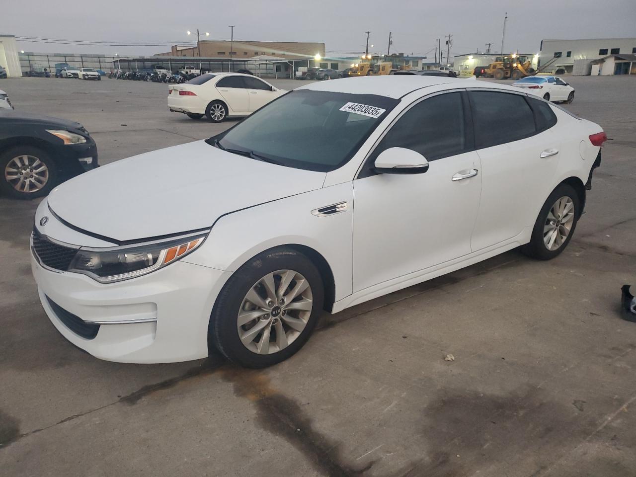 2018 KIA Optima VIN 5XXGT4L35JG268870