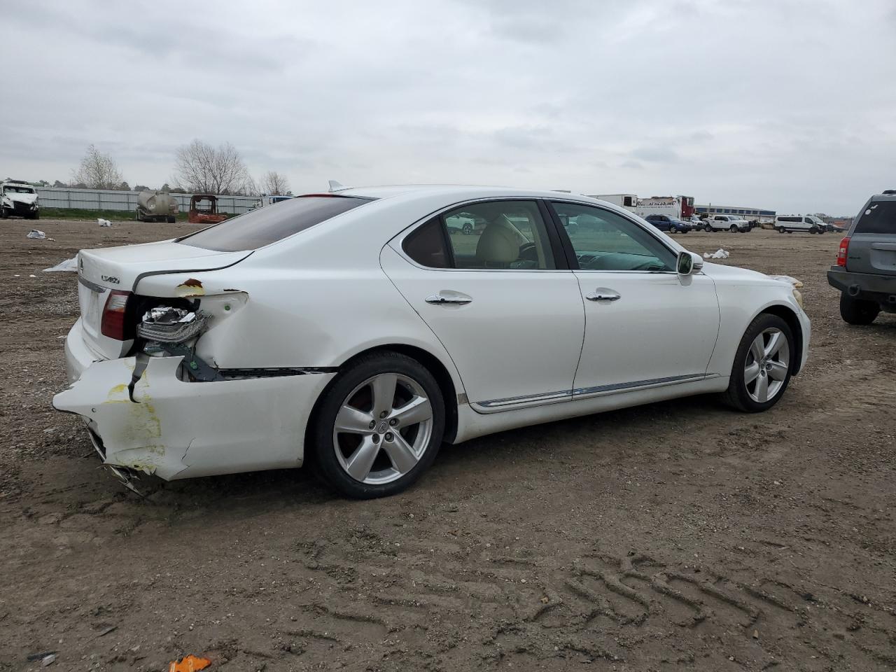 2011 Lexus LS VIN JTHBL5EFXB5103716 Copart auction photo, rear end / minor dent/scratches damage thumbnail 3