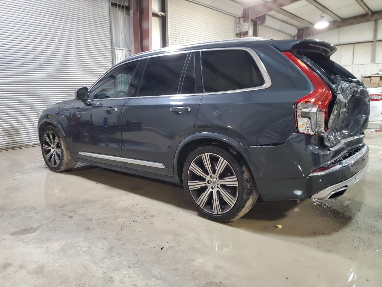 2021 Volvo XC90 VIN YV4A22PLXM1697796 Copart auction photo, rear end / minor dent/scratches damage thumbnail 2