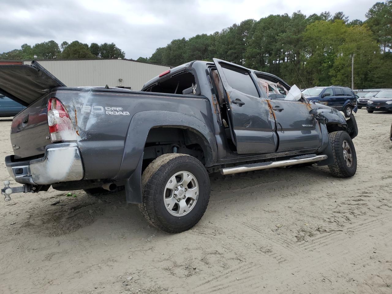 2015 Toyota Tacoma VIN 3TMLU4EN3FM176169 Copart auction photo, all over / mechanical damage thumbnail 3