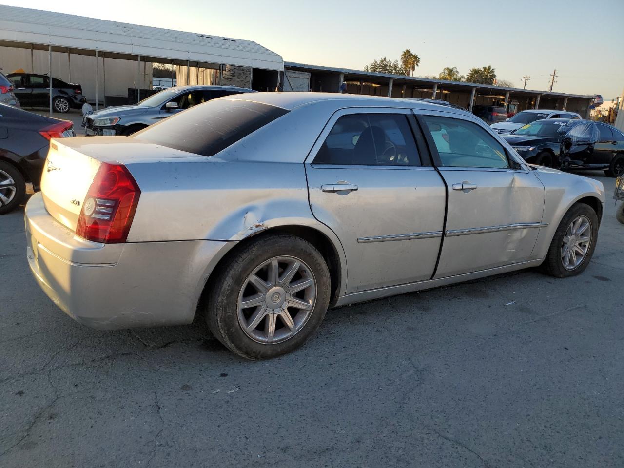 2008 Chrysler 300 VIN 2C3KA43R38H122483 Copart auction photo, all over damage thumbnail 3