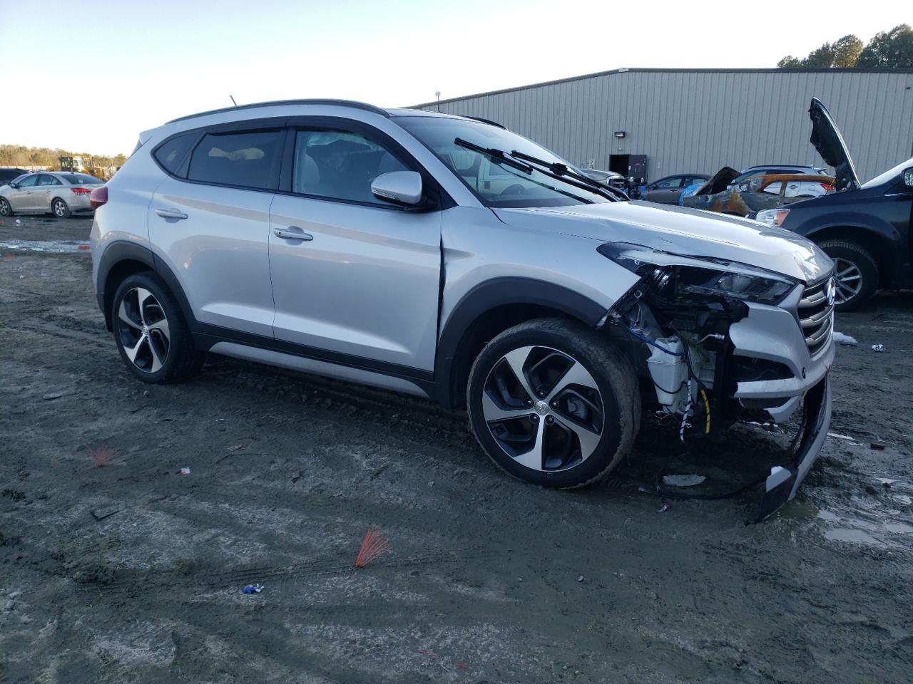 2017 Hyundai Tucson VIN KM8J3CA2XHU569273 Copart auction photo, front end / side damage thumbnail 4