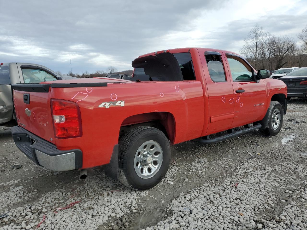 2010 Chevrolet Silverado VIN 1GCSKREA5AZ113948 Copart auction photo, front end damage thumbnail 3