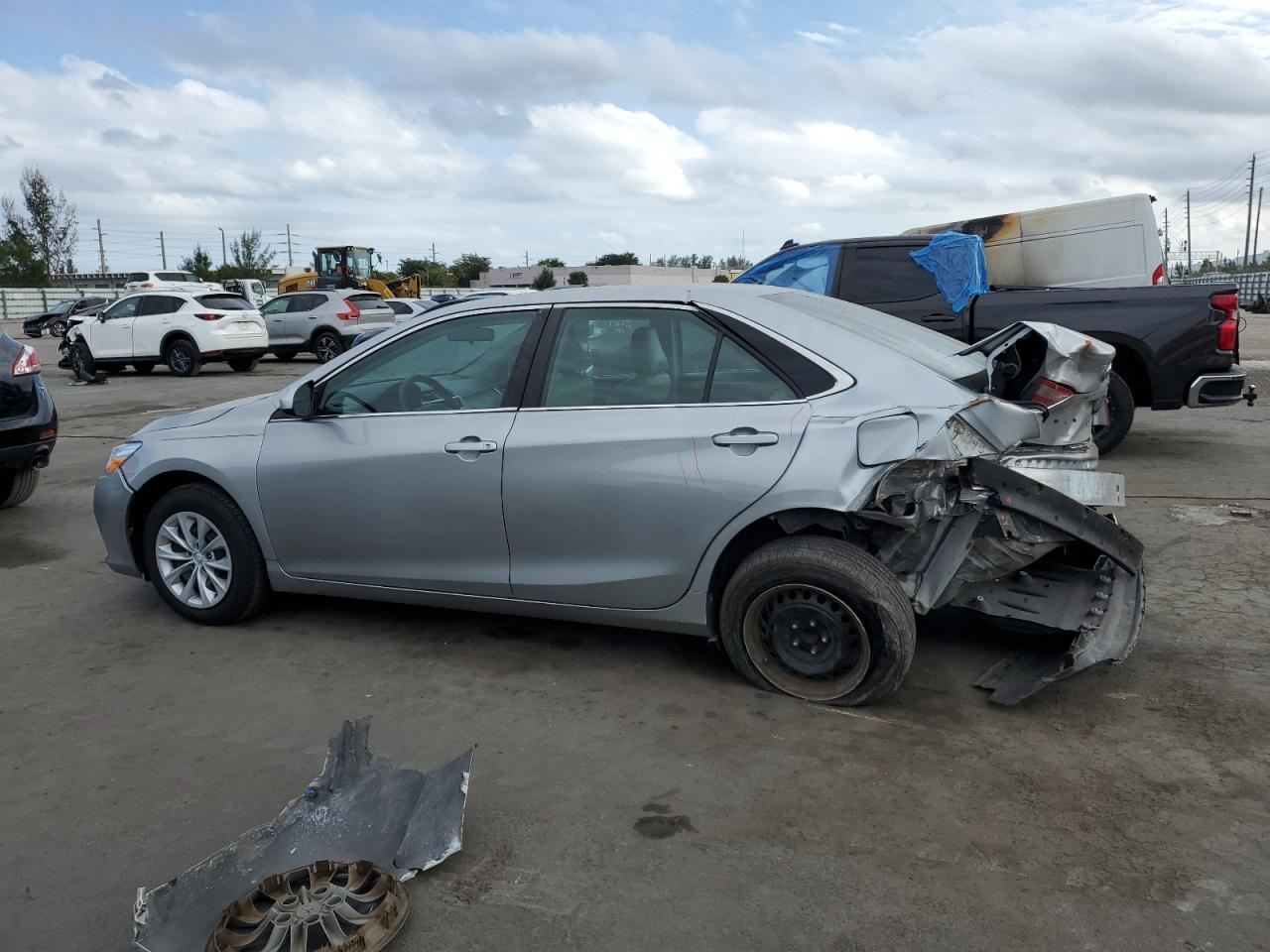 2016 Toyota Camry VIN 4T4BF1FK4GR549629 Copart auction photo, rear end / front end damage thumbnail 2