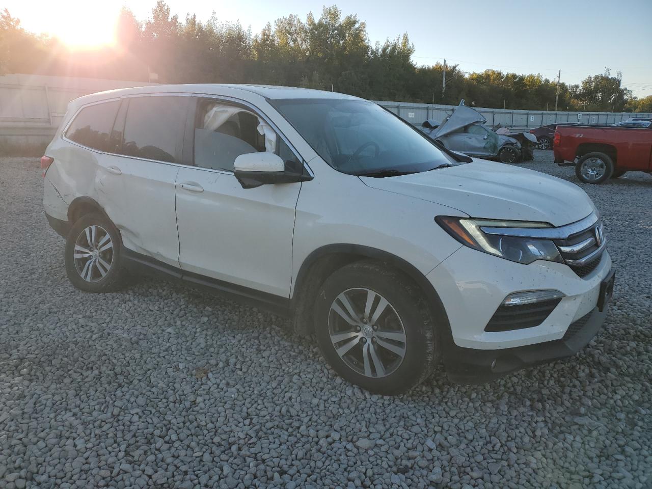2017 Honda Pilot VIN 5FNYF6H57HB086196 Copart auction photo, side / rear end damage thumbnail 4