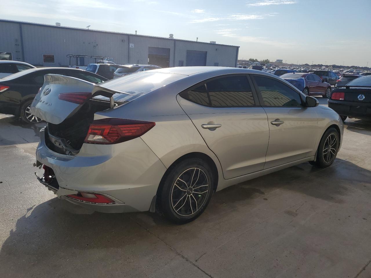 2020 Hyundai Elantra VIN 5NPD74LF6LH589079 Copart auction photo, rear end / minor dent/scratches damage thumbnail 2