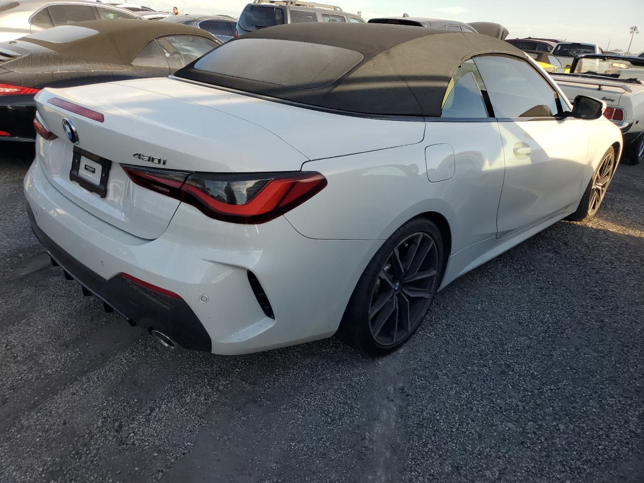 2022 BMW 4er VIN WBA23AT02NCJ38076 Copart auction photo, water/flood damage thumbnail 3