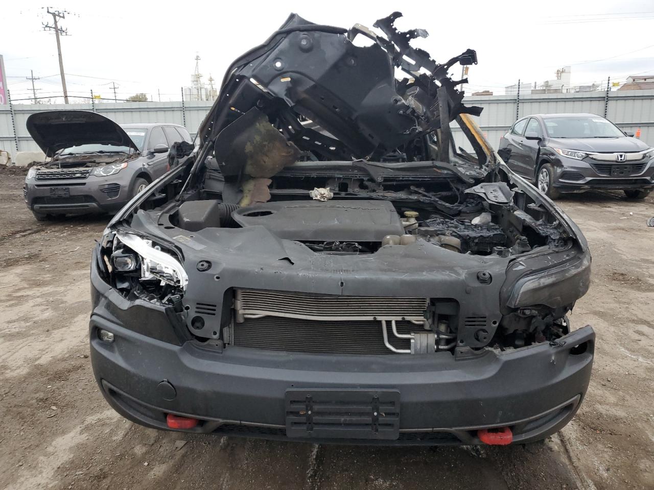 2019 Jeep Cherokee VIN 1C4PJMBX3KD425690 Copart auction photo, burn damage thumbnail 5