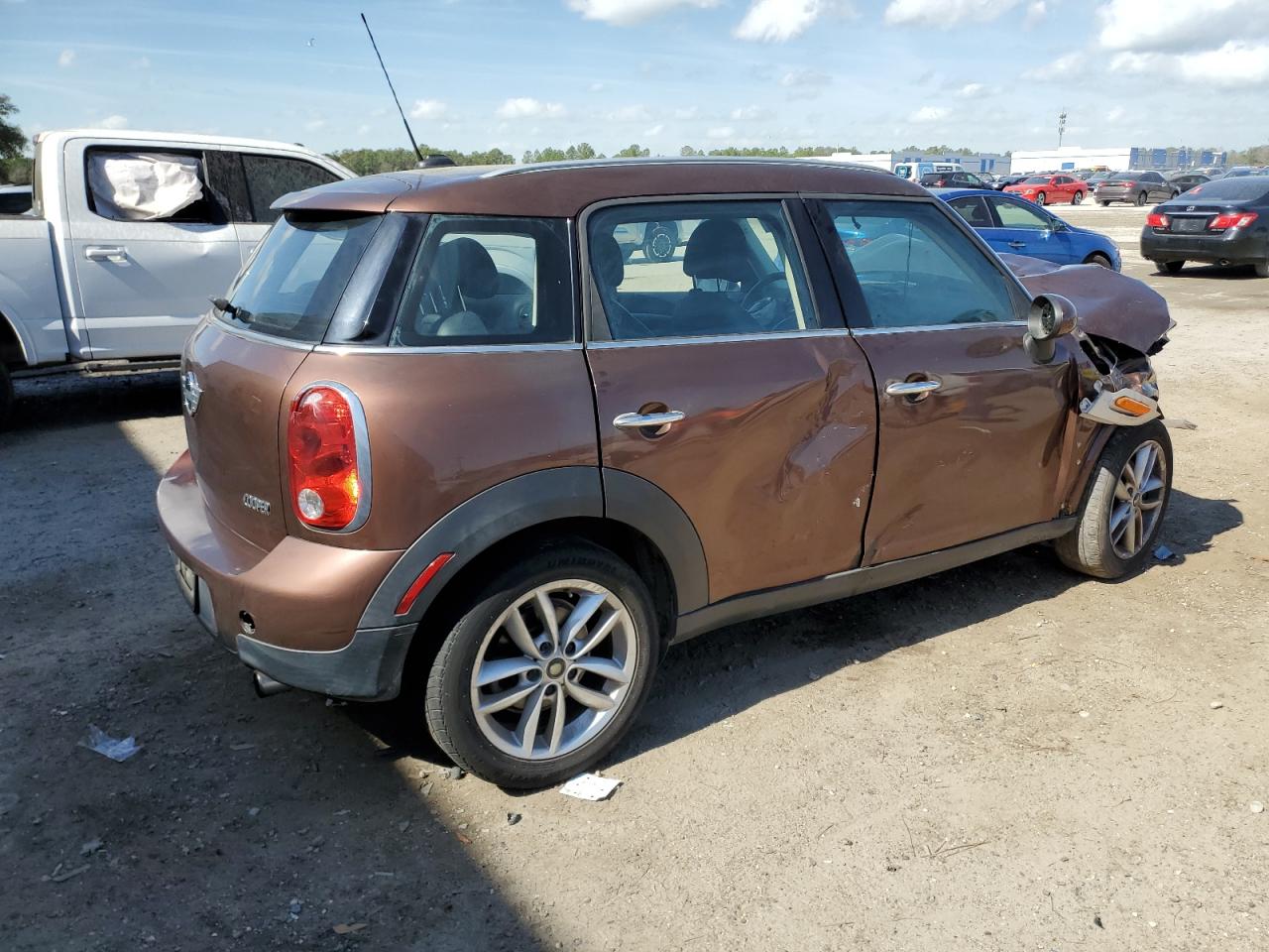 2013 MINI Cooper VIN WMWZB3C5XDWM08130 Copart auction photo, front end / side damage thumbnail 3