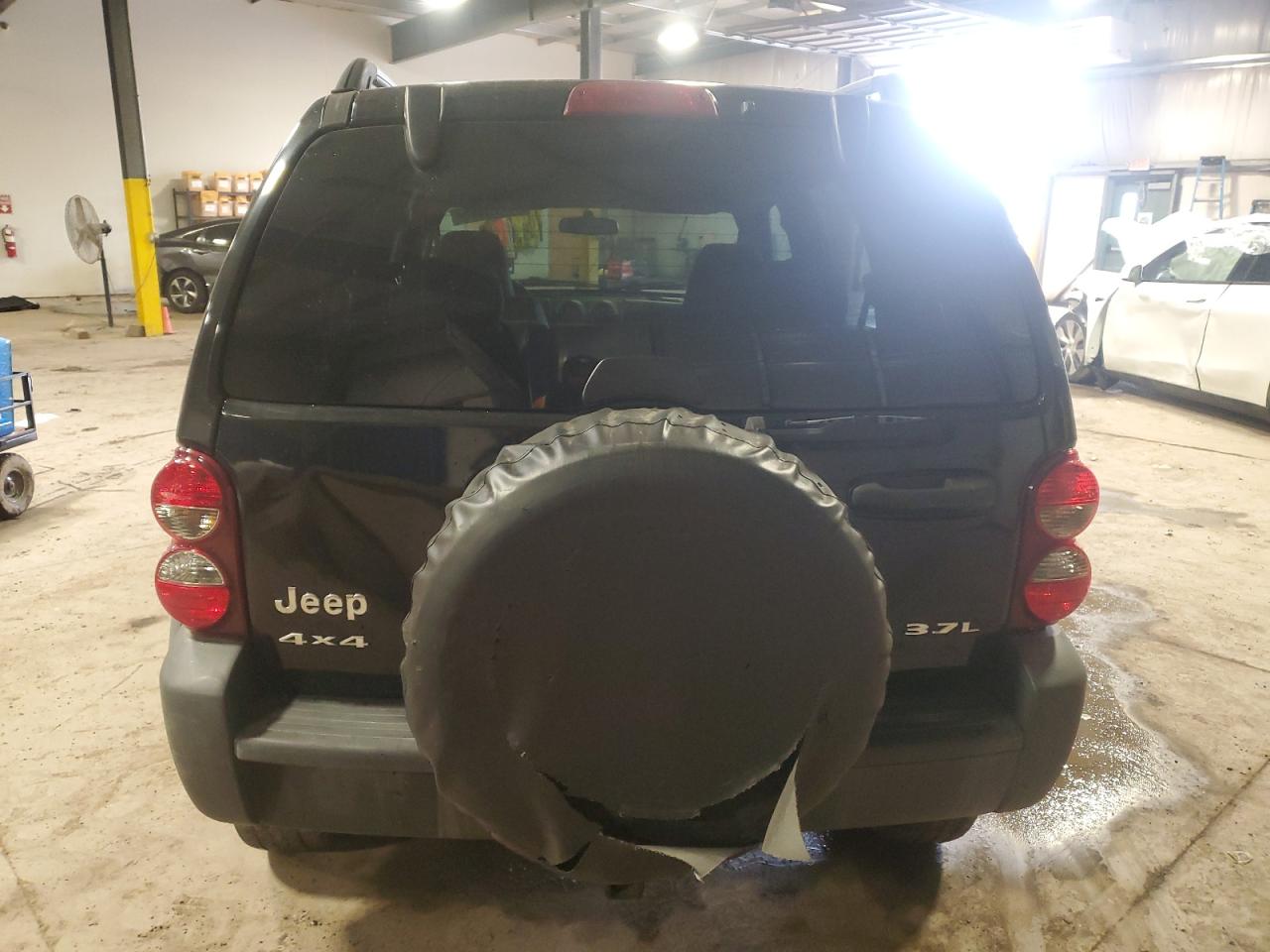 2007 Jeep Liberty (North America) VIN 1J4GL48K47W638613 Copart auction photo, front end damage thumbnail 6
