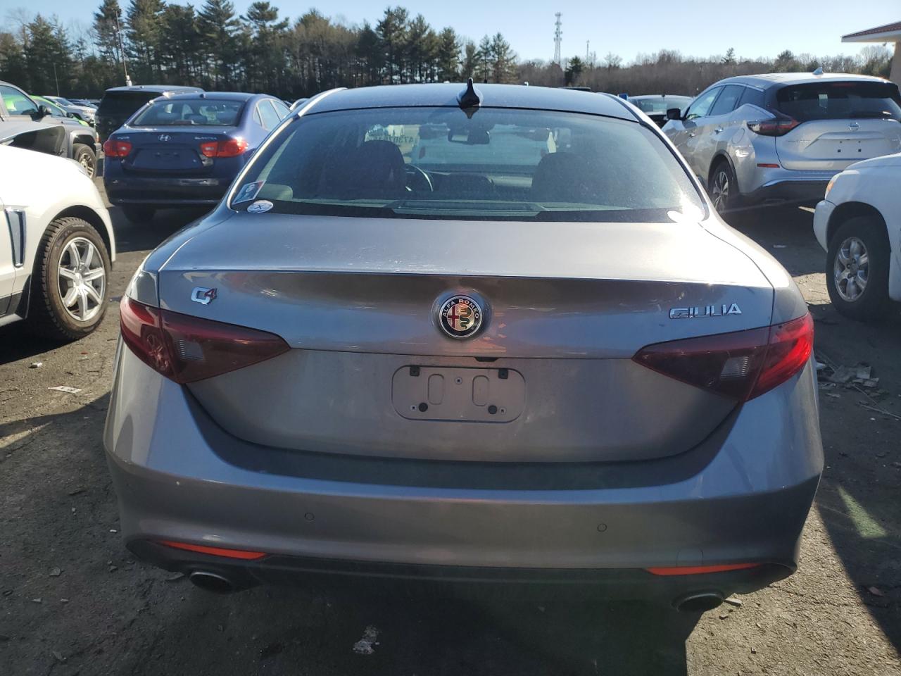 2017 Alfa Romeo Giulia VIN ZARFAEEN3H7560516 Copart auction photo, minor dent/scratches damage thumbnail 6
