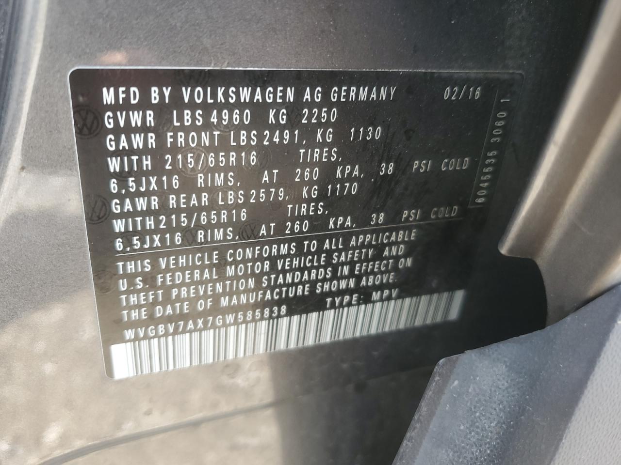 2016 Volkswagen Tiguan VIN WVGBV7AX7GW585838 Copart auction photo, rear end / side damage thumbnail 16