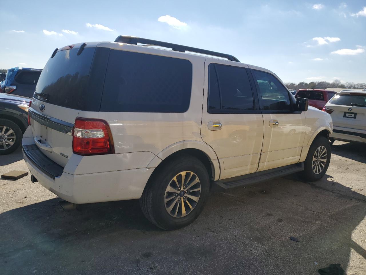 2015 Ford Expedition VIN 1FMJU1JTXFEF40907 Copart auction photo, front end damage thumbnail 3