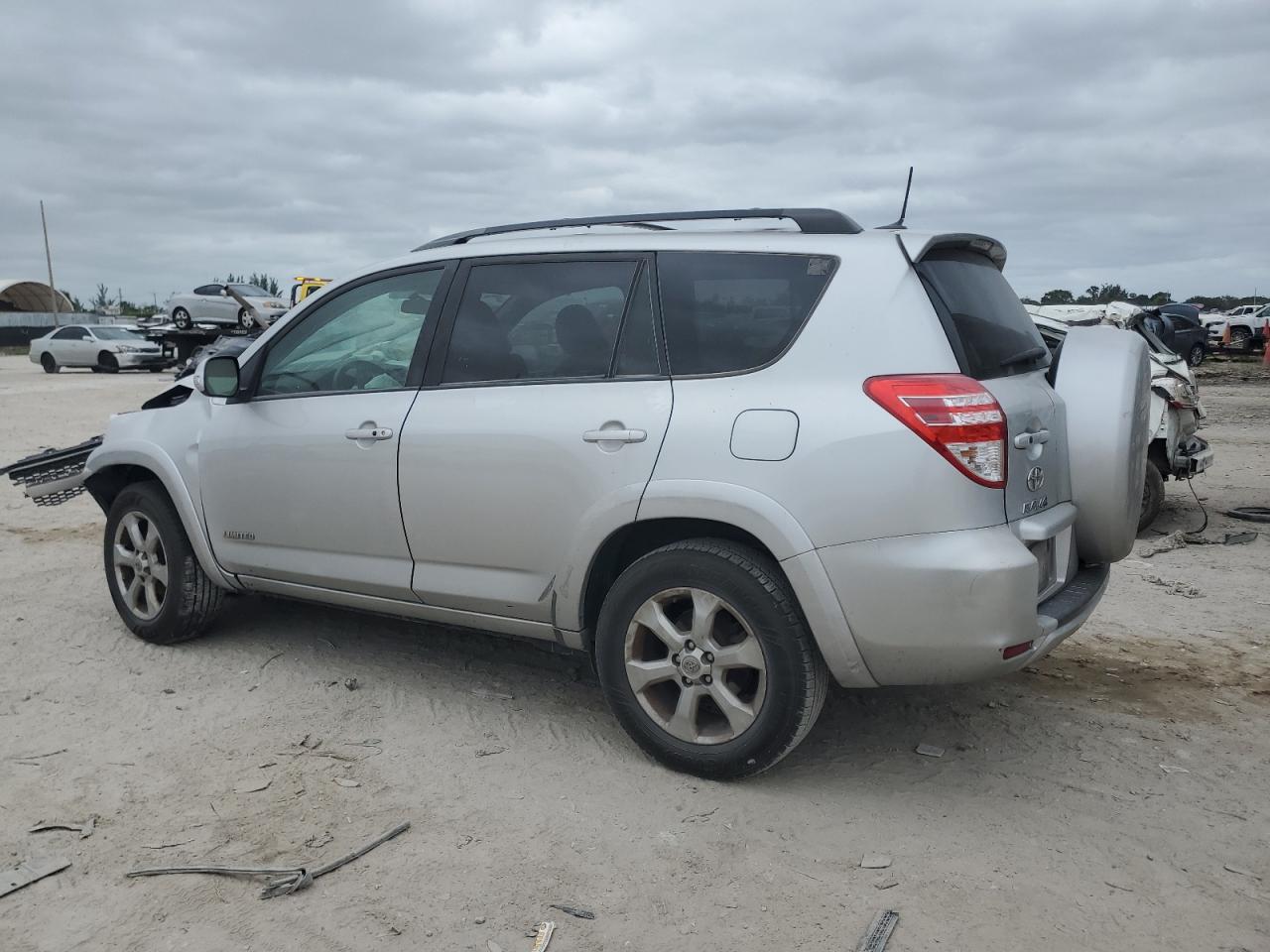 2011 Toyota RAV 4 VIN 2T3YF4DV6BW060992 Copart auction photo, front end / minor dent/scratches damage thumbnail 2