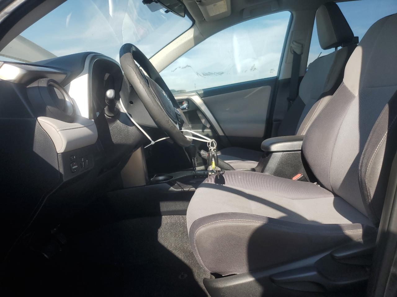2015 Toyota RAV 4 VIN 2T3WFREV1FW136675 Copart auction photo, front end damage thumbnail 7