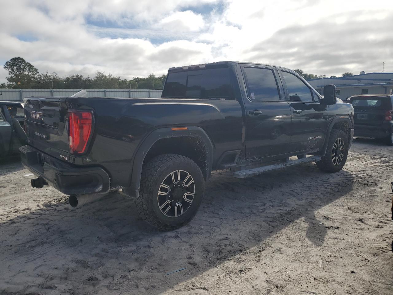 2020 GMC Sierra VIN 1GT49PEY0LF255831 Copart auction photo, burn / minor dent/scratches damage thumbnail 3