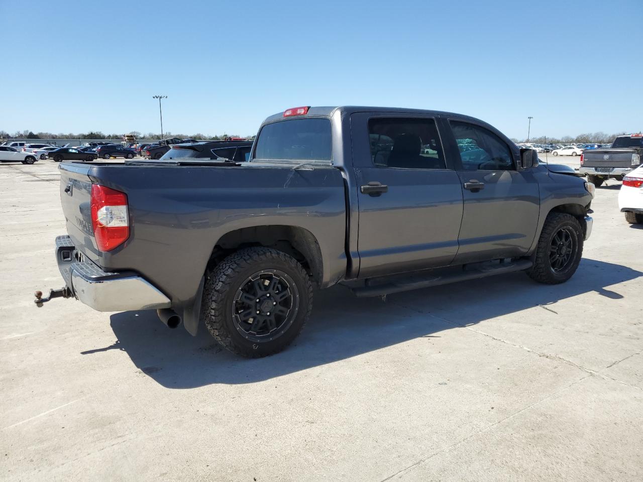 2017 Toyota Tundra VIN 5TFEW5F18HX220426 Copart auction photo, front end damage thumbnail 3
