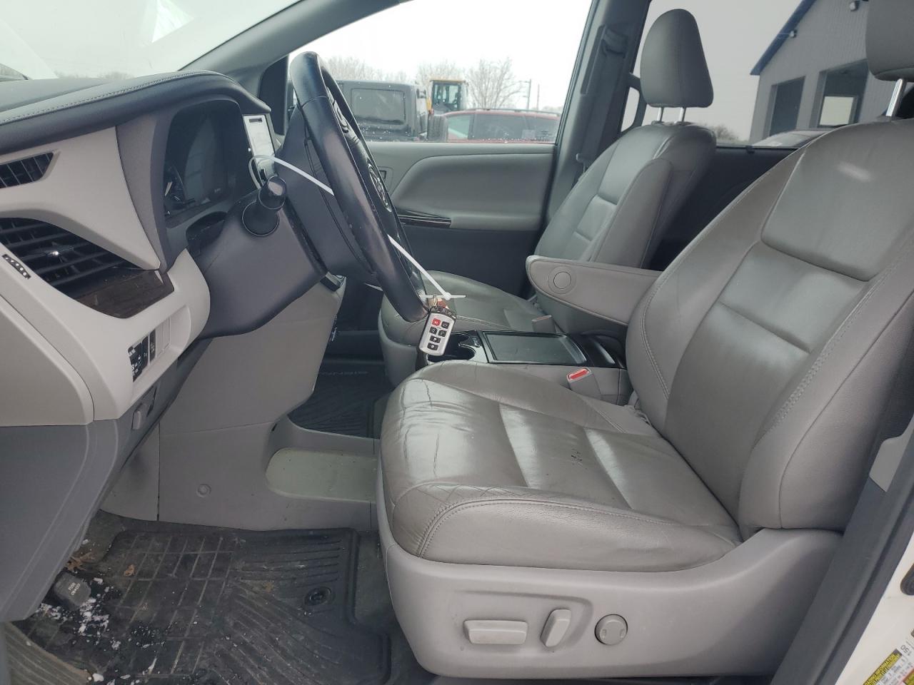 2015 Toyota Sienna VIN 5TDDK3DC4FS120259 Copart auction photo, front end / side damage thumbnail 7