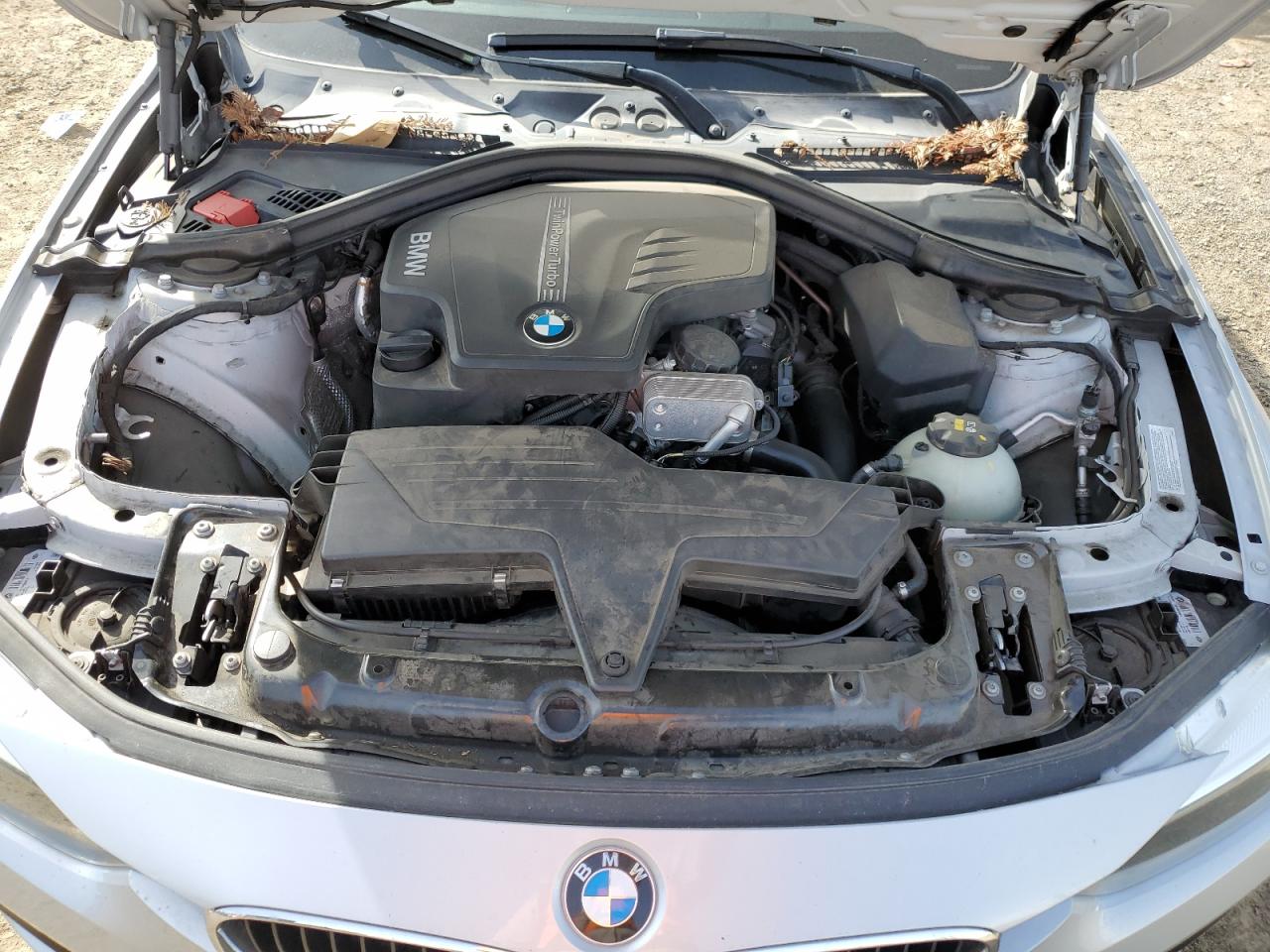 2016 BMW 3er VIN WBA8E1G54GNT34151 Copart auction photo, rear end damage thumbnail 13