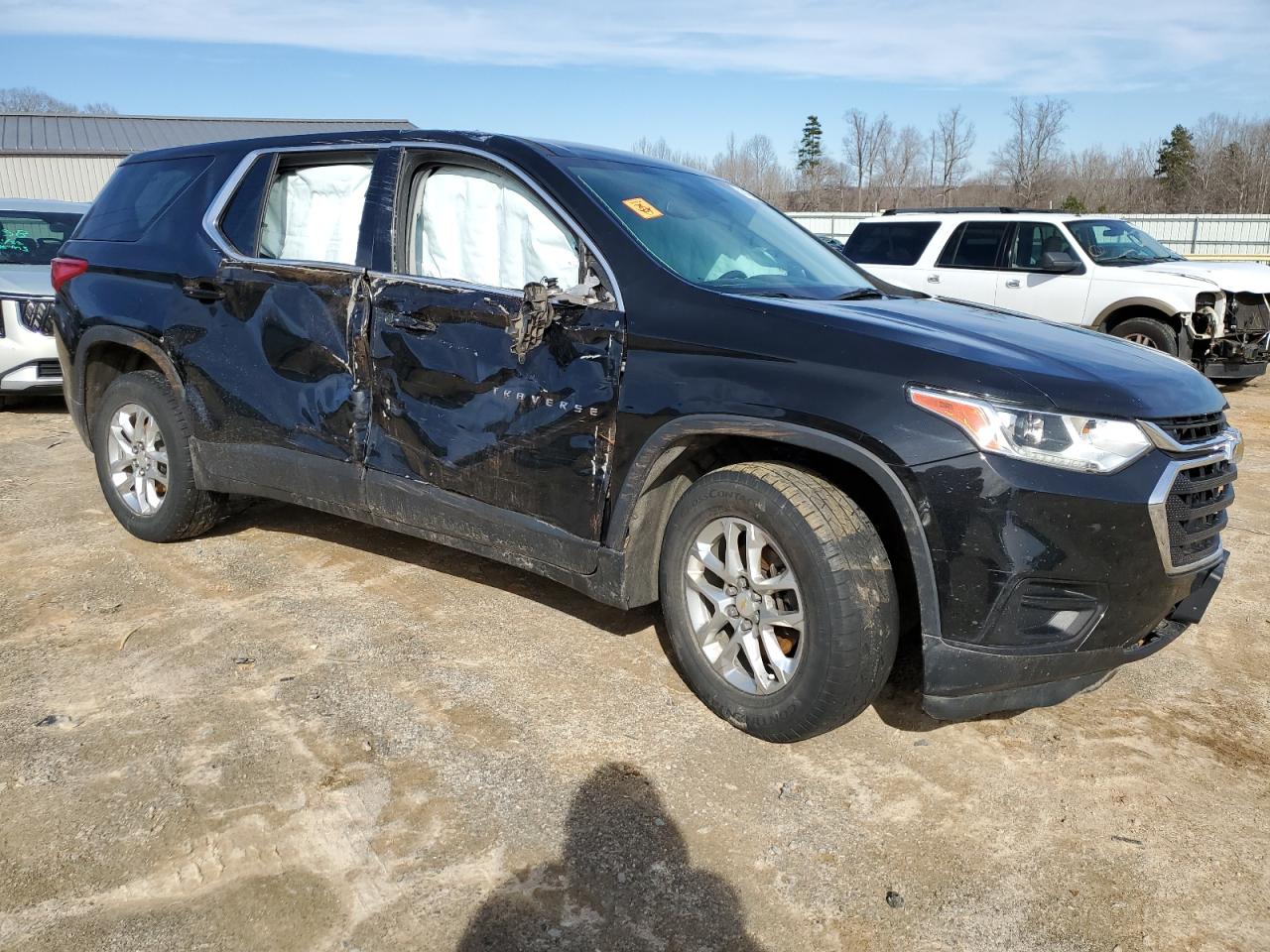2020 Chevrolet Traverse VIN 1GNEVFKW7LJ154108 Copart auction photo, side / undercarriage damage thumbnail 4