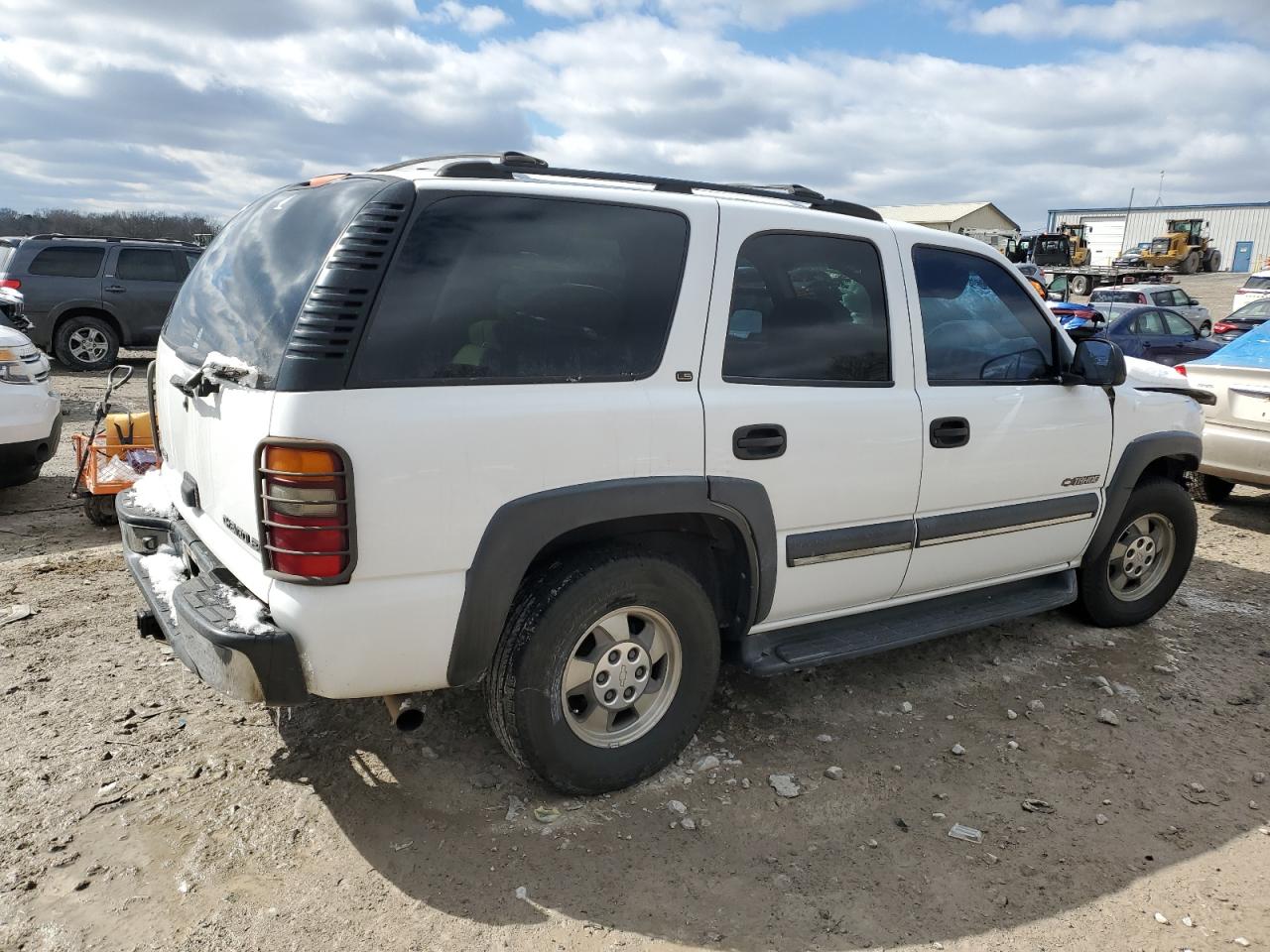 2002 Chevrolet Tahoe VIN 1GNEC13Z82R195655 Copart auction photo, front end / mechanical damage thumbnail 3