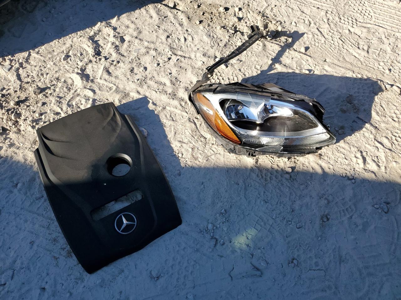 2017 Mercedes-Benz C-klasse VIN 55SWF4JB8HU233359 Copart auction photo, front end damage thumbnail 12