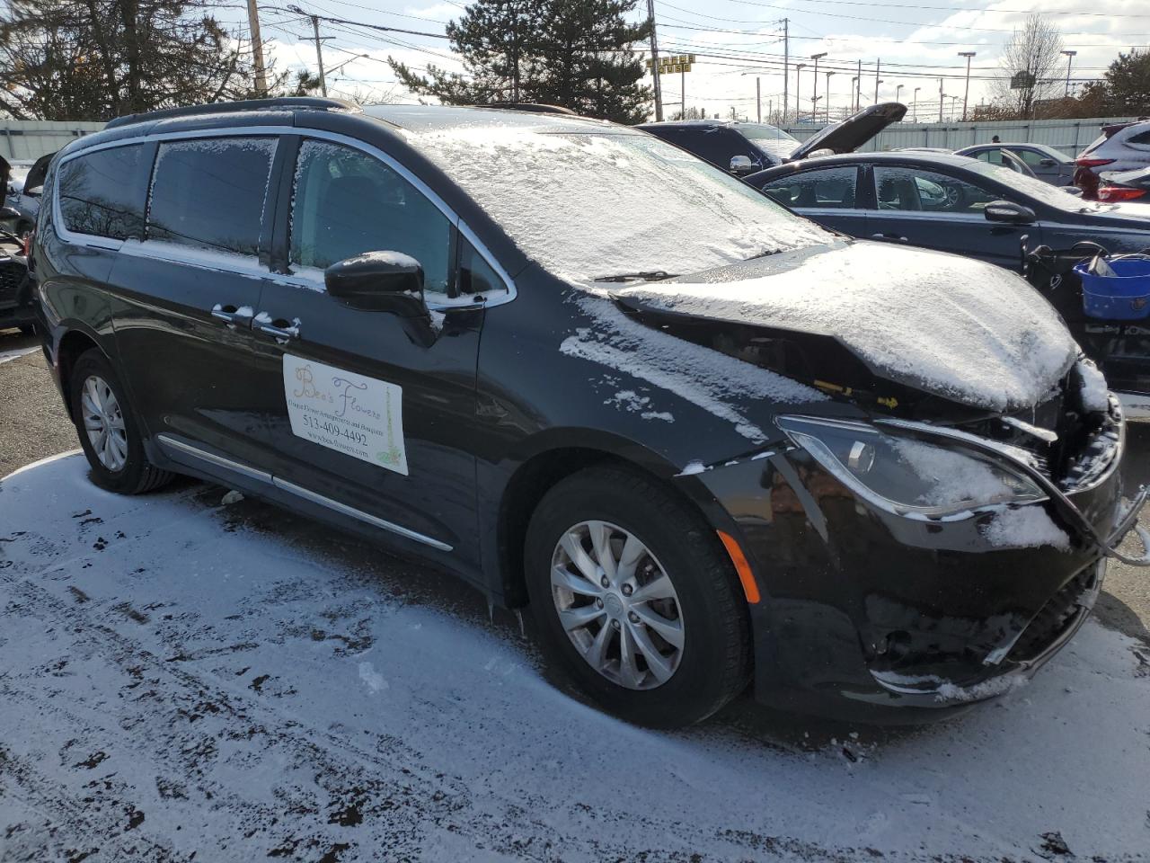 2017 Chrysler Pacifica VIN 2C4RC1BG9HR539443 Copart auction photo, front end / undercarriage damage thumbnail 4