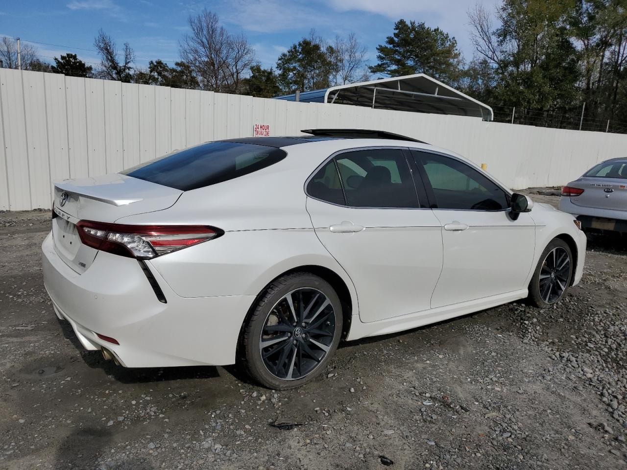 2018 Toyota Camry VIN 4T1B61HK2JU647914 Copart auction photo, vandalism / front end damage thumbnail 3