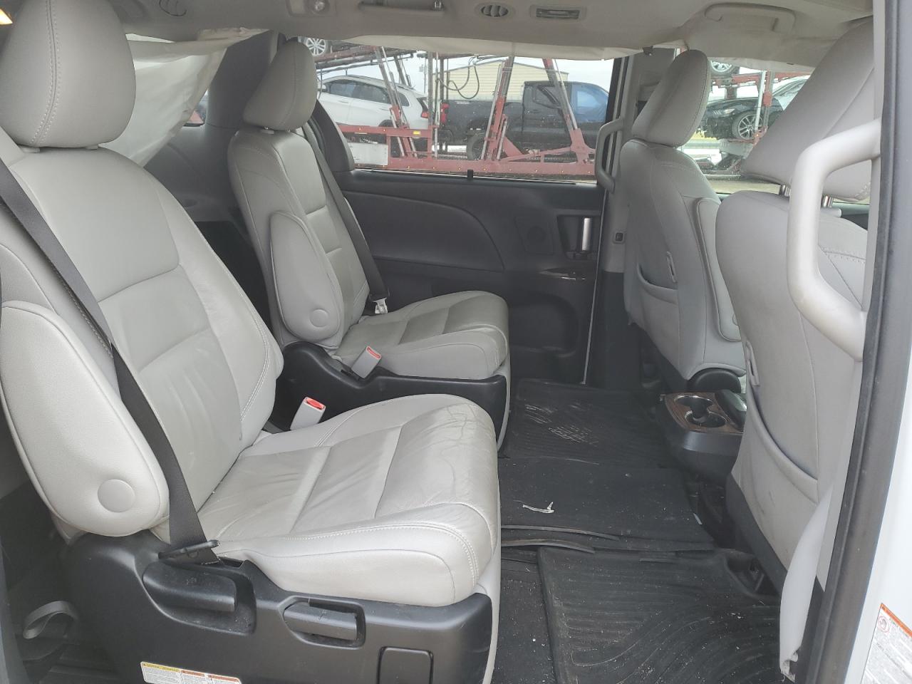 2017 Toyota Sienna VIN 5TDYZ3DC6HS866180 Copart auction photo, front end / minor dent/scratches damage thumbnail 11